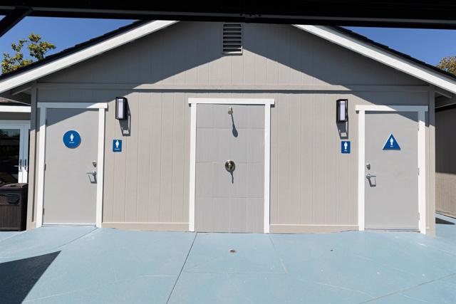 18218 Paradise Mountain Road, Valley Center CA: https://media.crmls.org/mediaz/28cb6566-0cce-4936-830d-b5736377ce17.jpg