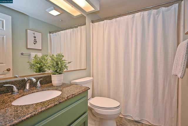 Image 15 of 33 For 137 Haslemere