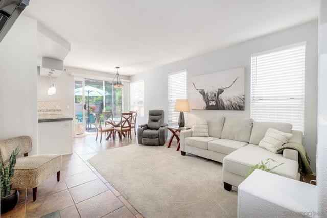 12127 Corte Napoli, San Diego CA: https://media.crmls.org/mediaz/28cc3b8f-43b6-4047-a8ba-f97096034b56.jpg