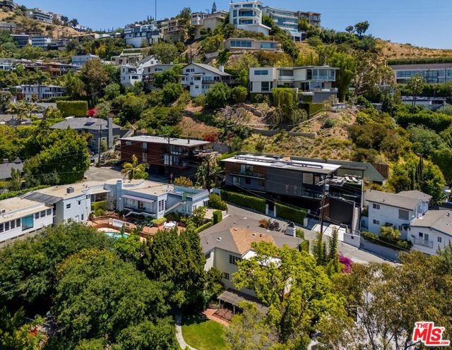 1591 Sunset Plaza Drive, Los Angeles CA: https://media.crmls.org/mediaz/28ccd6d5-4c28-4989-8e37-6ac31fa9a2b1.jpg