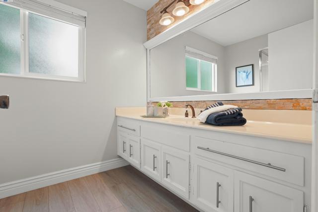 501 Amherst Ct, San Ramon CA: https://media.crmls.org/mediaz/28ccf912-565c-4033-bdd3-69fccb4a3d9e.jpg