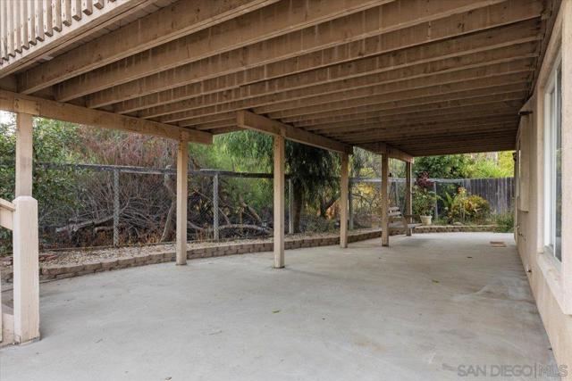 609 Jacks Creek Road, Escondido CA: https://media.crmls.org/mediaz/28cd1687-a119-4689-9d2f-220ffe5c5041.jpg