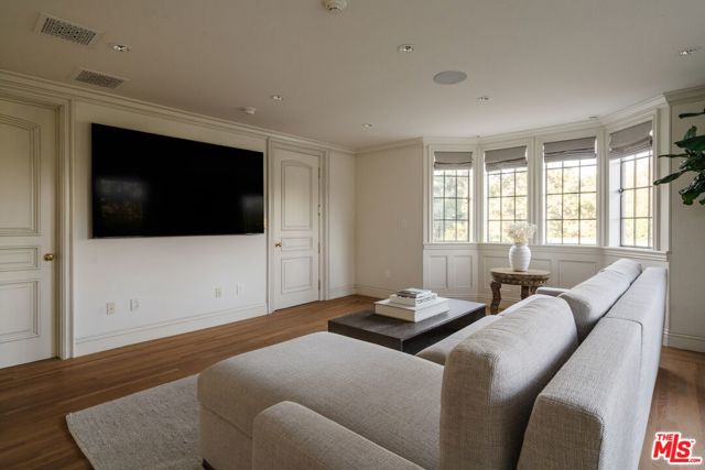 10950 Bellagio Road, Los Angeles CA: https://media.crmls.org/mediaz/28cd9cb0-88a9-462b-b9ac-d63e2ed20199.jpg