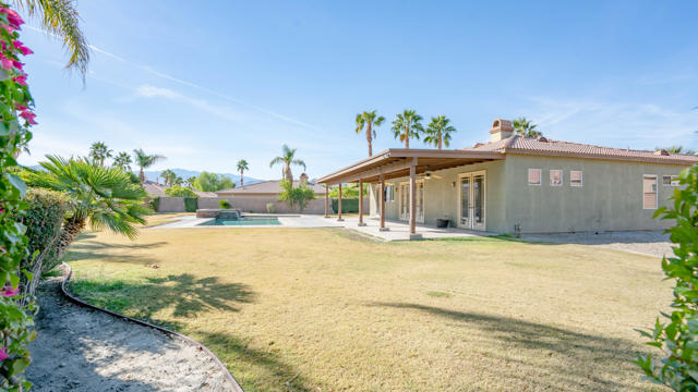 79925 Corte Calero, La Quinta CA: https://media.crmls.org/mediaz/28cf3098-f52b-44de-8376-fd668ba2214f.jpg