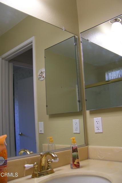 40036 Village 40, Camarillo CA: https://media.crmls.org/mediaz/28d011b2-c29c-4377-a7d0-d9554a31e96d.jpg