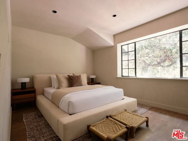 4790 Galendo Street, Woodland Hills CA: https://media.crmls.org/mediaz/28d0bc4f-6e9e-4ae8-9736-6ce251ecb365.jpg