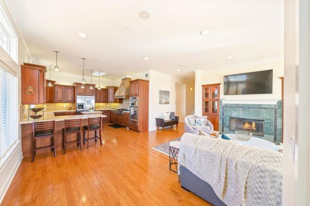1207 Danmann Avenue, Pacifica CA: https://media.crmls.org/mediaz/28d1738c-9281-45f9-9311-7a6722b38a16.jpg