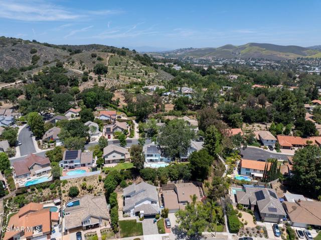 1984 Nettlebrook Street, Westlake Village CA: https://media.crmls.org/mediaz/28d1fbb0-c542-4f8a-9227-2f6edd8c6568.jpg
