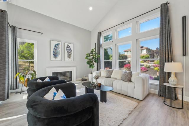 8244 Brittany Dr, Dublin CA: https://media.crmls.org/mediaz/28d21982-d766-4797-95b2-861129b3c3ed.jpg