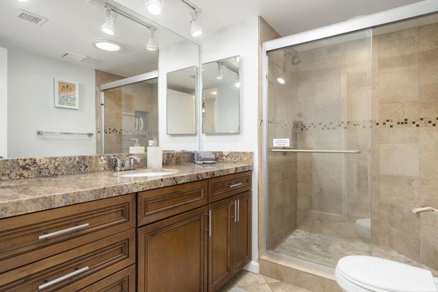 40960 La Costa W Circle, Palm Desert CA: https://media.crmls.org/mediaz/28d2774c-cebe-487b-b65d-8e61e9dad6c0.jpg
