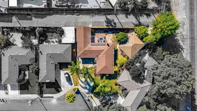 Image 58 of 60 For 38011 Temple Way