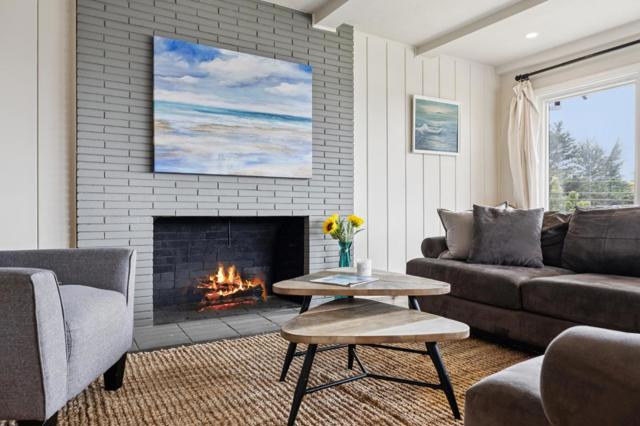 3279 N Cabrillo Highway, Half Moon Bay CA: https://media.crmls.org/mediaz/28d2fe3d-c511-4c4e-b3a4-a3103beb40dc.jpg