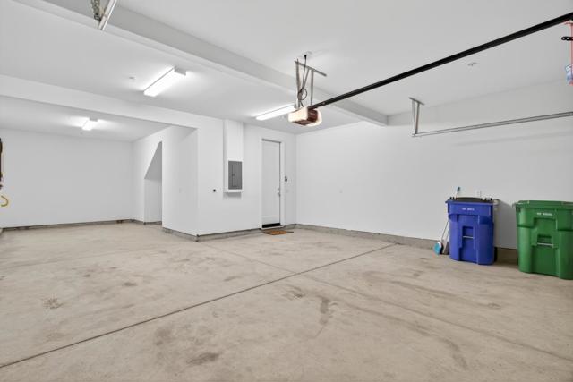 6640 Silverleaf Court, Tracy CA: https://media.crmls.org/mediaz/28d35eef-2bfa-4a0b-b5e2-d2e9772509b9.jpg