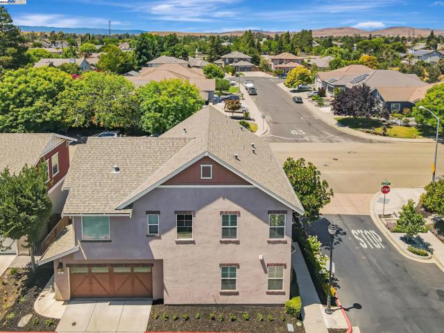 5801 Flora Cmn, Livermore CA: https://media.crmls.org/mediaz/28d45ea0-9ce1-417a-82d3-178e3083728a.jpg
