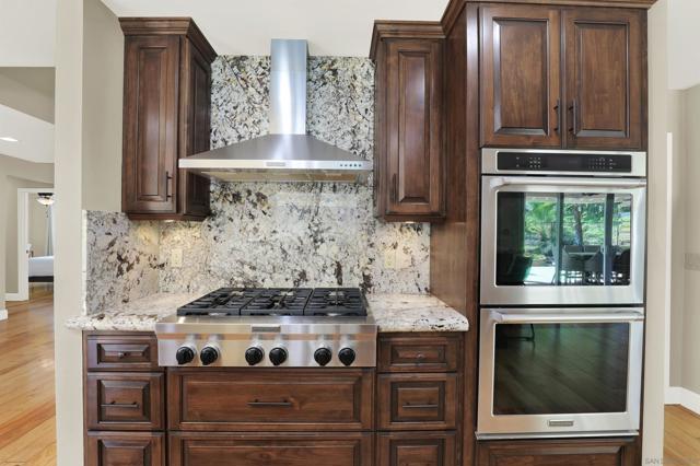 1033 1035 Summit Trl, Escondido CA: https://media.crmls.org/mediaz/28d47db9-3a29-40e5-bd36-1f9024e2f464.jpg