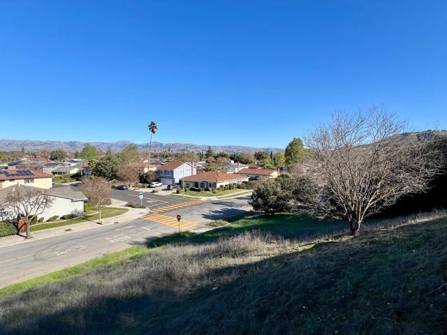 796 Colleen Dr, Parcel 2, Lot 47, San Jose CA: https://media.crmls.org/mediaz/28d47ea3-20a1-4353-ad4b-ffce640c60a1.jpg
