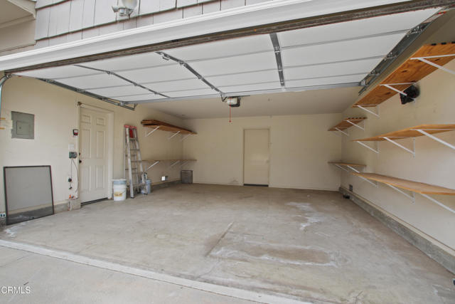 5131 Greenbush Avenue, Sherman Oaks CA: https://media.crmls.org/mediaz/28d4b00d-2e26-4230-8ebd-3a0a854218e5.jpg