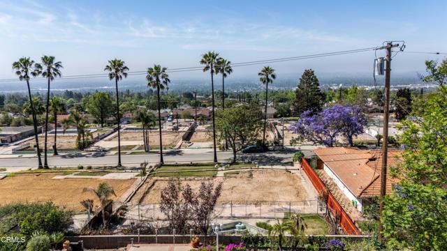 Detail Gallery Image 4 of 8 For 3795 Valley Lights Dr, Pasadena,  CA  - – Beds | – Baths