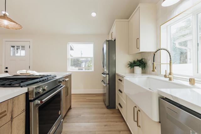 Image 8 of 49 For 208 Ditmar St