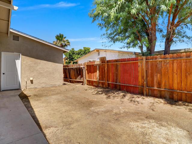 45530 Del Rey Avenue, Indio CA: https://media.crmls.org/mediaz/28d62171-392f-4b7c-80f2-a89cfc129dde.jpg