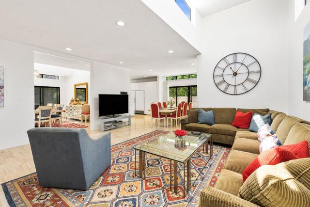46220 Manitou Drive, Indian Wells CA: https://media.crmls.org/mediaz/28d63bf0-359e-4574-9179-32922733e9bd.jpg