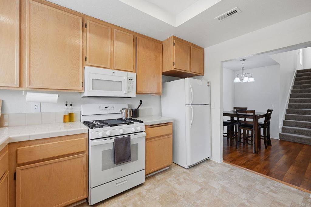 2633 Regent Road - photo 8