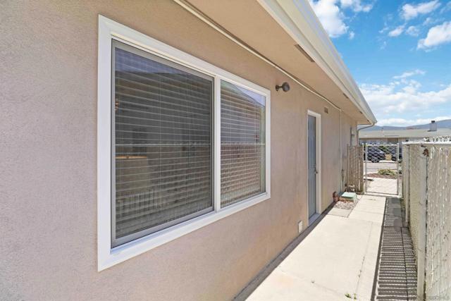 918 La Tierra Dr, San Marcos CA: https://media.crmls.org/mediaz/28d6f4ed-2bca-4560-8523-f06a8643961b.jpg