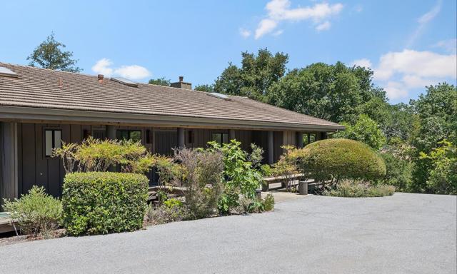 14449 Liddicoat Circle, Los Altos Hills CA: https://media.crmls.org/mediaz/28d76673-8ff3-4c95-a4c2-16665337fdba.jpg