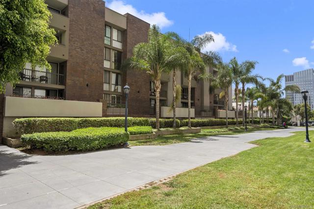 750 State St, San Diego CA: https://media.crmls.org/mediaz/28d83382-a3ef-4c14-b533-204ecad47bb2.jpg