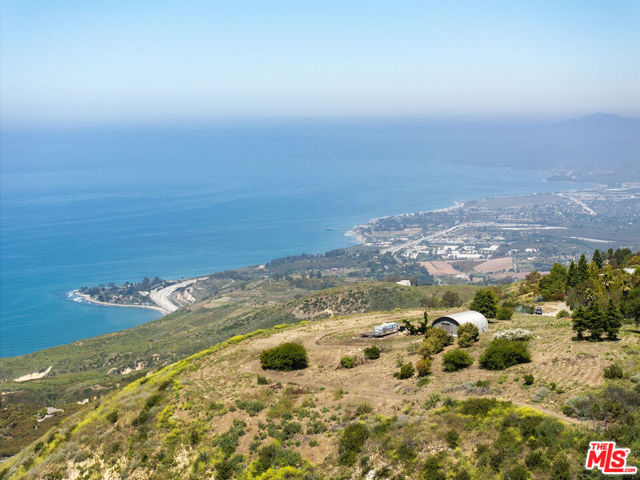 8560 Ocean View Road, Ventura CA: https://media.crmls.org/mediaz/28d8729c-dd21-4cc6-a640-1478f59e0928.jpg