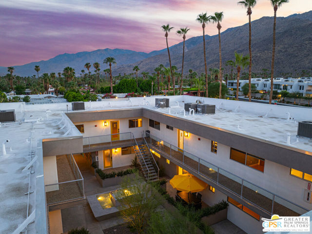588 E San Lorenzo Road, Palm Springs CA: https://media.crmls.org/mediaz/28d88084-c17f-4948-9222-a837dc2085b7.jpg