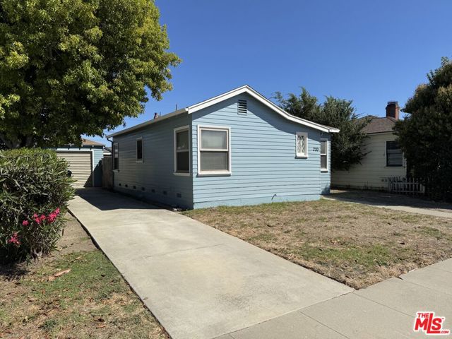 224 N F Street, Lompoc CA: https://media.crmls.org/mediaz/28d98989-084a-40b4-9cf0-0fbf1e61fe07.jpg