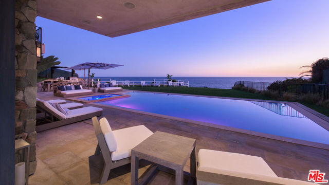 32852 Pacific Coast Highway, Malibu CA: https://media.crmls.org/mediaz/28da5f37-e4ab-47d5-89d3-cacaeec1f352.jpg
