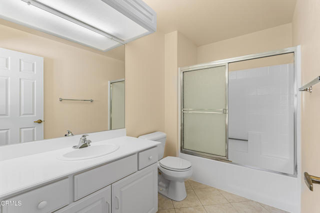 Detail Gallery Image 20 of 37 For 2451 Manet Ln, Simi Valley,  CA 93063 - 4 Beds | 3 Baths