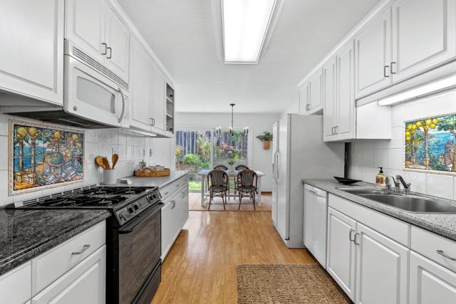 150 Sir Francis Court, Capitola CA: https://media.crmls.org/mediaz/28da915c-4ee0-4af5-891f-68816cd04a8a.jpg