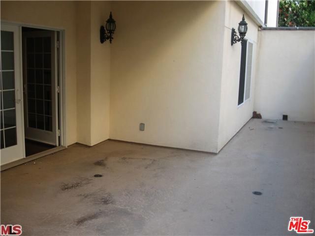 1135 S Rexford Drive, Los Angeles CA: https://media.crmls.org/mediaz/28dabfa8-785c-48ac-86e3-6f72c36ddfcb.jpg