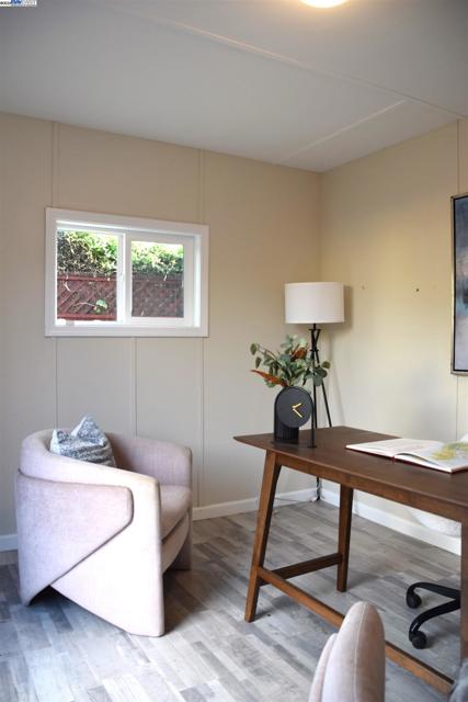 2412 8Th St, Berkeley CA: https://media.crmls.org/mediaz/28db275c-8c12-4f6b-93c0-d65ffe555bbb.jpg