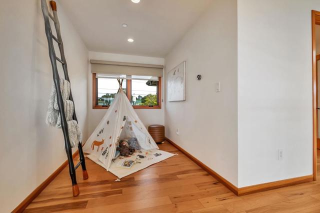 616 Bayview Drive, Aptos CA: https://media.crmls.org/mediaz/28db2fe2-6556-4e88-a76a-41c2471db0aa.jpg