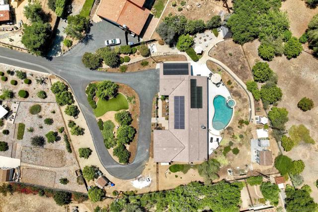 660 Via Rancho Pkwy, Escondido CA: https://media.crmls.org/mediaz/28db64bf-8faf-4e22-8819-ea9663177943.jpg