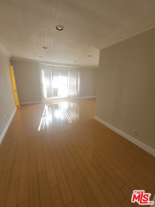 5306 Vantage Avenue, Valley Village CA: https://media.crmls.org/mediaz/28dbae8e-78d8-491b-bea1-9d3b579ccccf.jpg