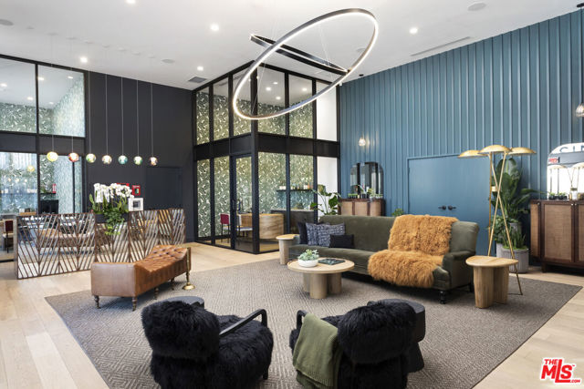 11950 Erwin Street Street, North Hollywood CA: https://media.crmls.org/mediaz/28dbb127-2e43-4088-8e39-d9b5432a914d.jpg