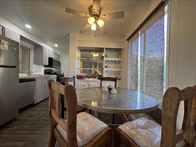 15500 Bubbling Wells Road, Desert Hot Springs CA: https://media.crmls.org/mediaz/28dc9559-5664-4bdc-b73e-010bf075bbf0.jpg