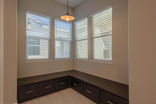 1357 Sunridge Drive, Hollister CA: https://media.crmls.org/mediaz/28dcadff-360f-4423-ba5d-3d32333ad81a.jpg