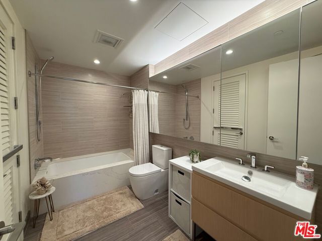 877 Francisco Street, Los Angeles CA: https://media.crmls.org/mediaz/28dcfa8e-3754-47ce-8b60-1fbdbdf9e840.jpg