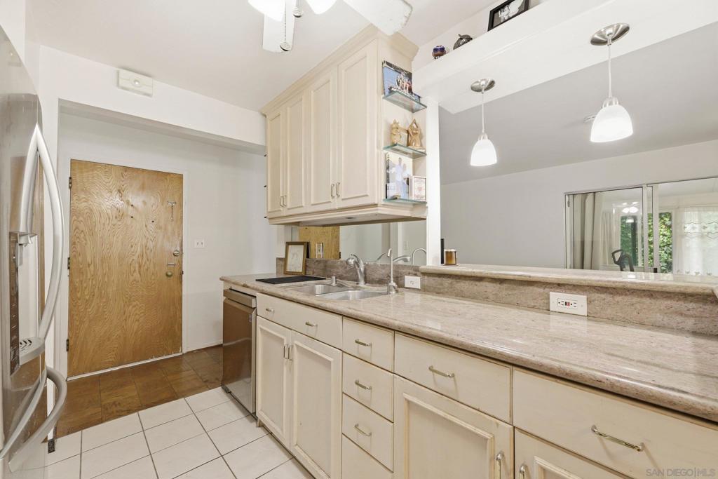 2364 Torrey Pines Rd. - photo 14