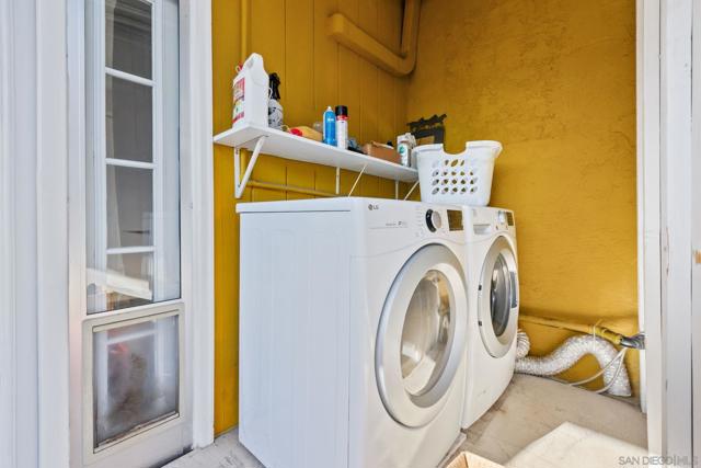 1215 N Broadway, Escondido CA: https://media.crmls.org/mediaz/28dd73bd-44af-4895-85d1-0ec421e95828.jpg