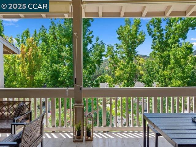 2175 Cactus Ct, Walnut Creek CA: https://media.crmls.org/mediaz/28ddd8e7-9b6f-4827-bba5-873c1bc2ff1f.jpg