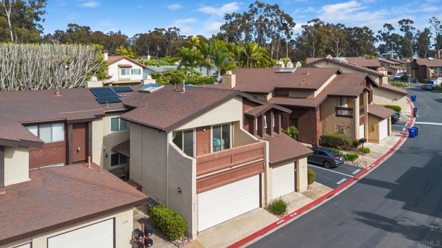 9779 Caminito Doha, San Diego CA: https://media.crmls.org/mediaz/28ddf289-d4b8-4ce7-ba8a-3d3196e8bbab.jpg
