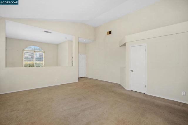 109 Greenmeadow Cir, Pittsburg CA: https://media.crmls.org/mediaz/28de442e-257f-4a9d-b8f9-76bbb80997c1.jpg