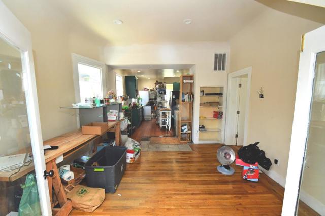 3306 Market Street, Emeryville CA: https://media.crmls.org/mediaz/28df45af-57f7-4523-9b13-7d4f79ce6b02.jpg